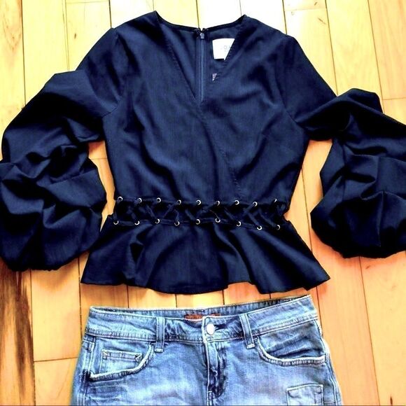 NWT J.O.A. RUFFLED SLEEVE CUT OUT WAIST BLOUSE S - Picture 4 of 15